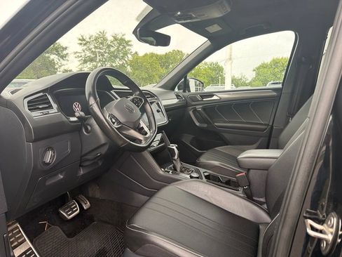 Certified 2022 Volkswagen Tiguan SE R-Line AWD/4WD image 11