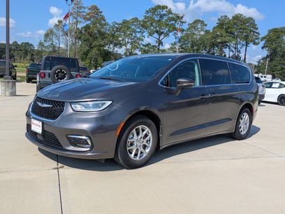 Used 2023 Chrysler Pacifica Touring-L