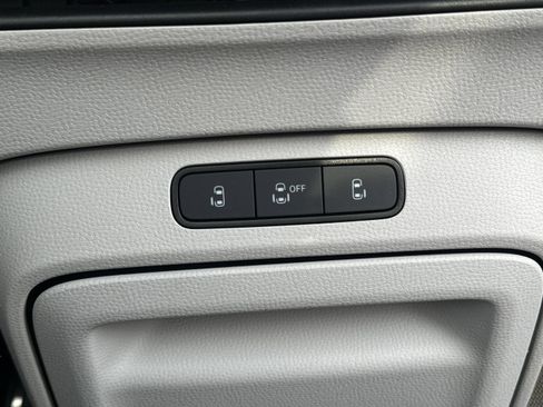 Used 2025 Volkswagen ID. Buzz 1st Edition image 23