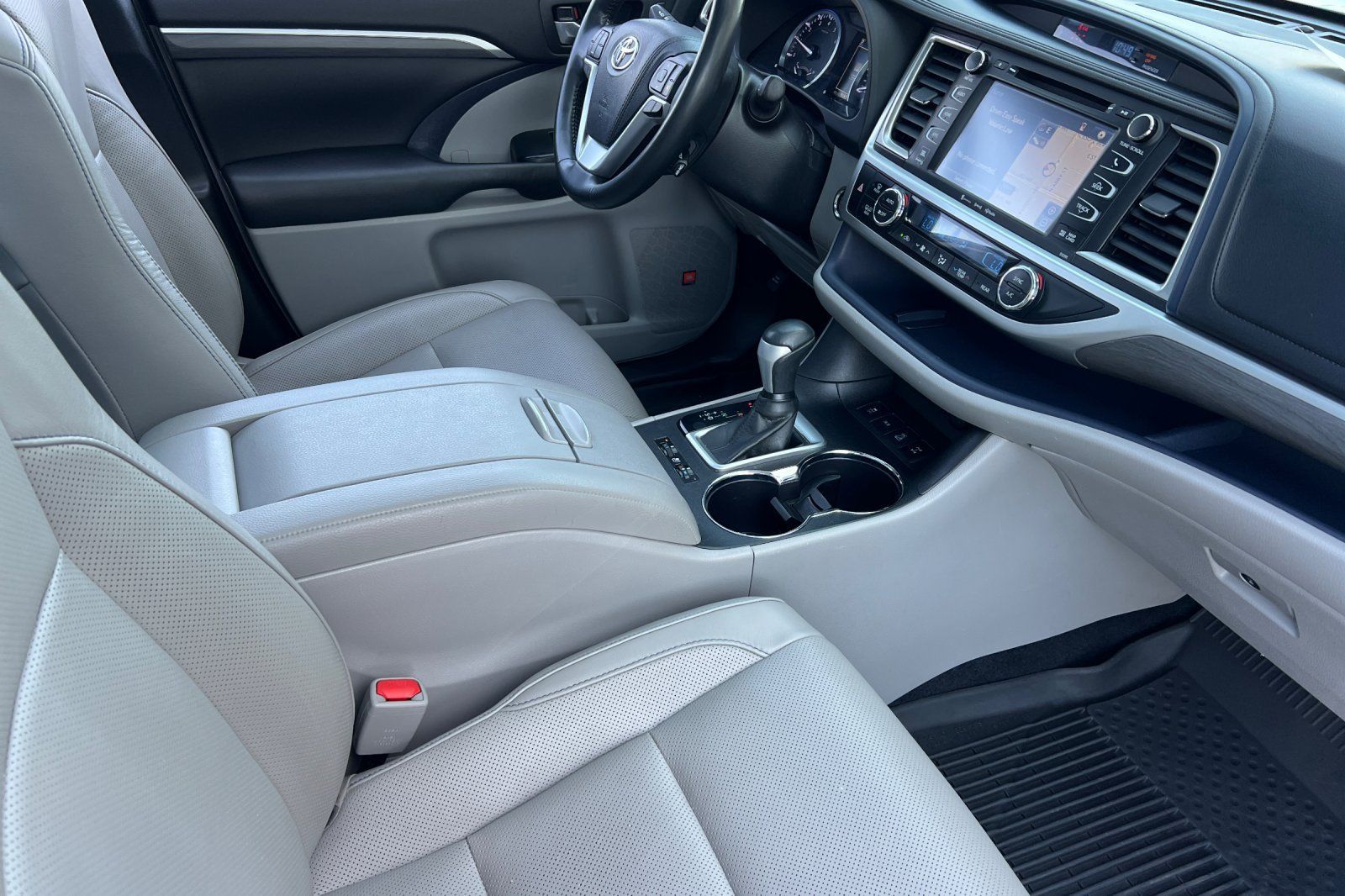 Used 2019 Toyota Highlander Limited Platinum AWD/4WD image 15