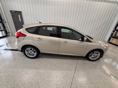 Used 2017 Ford Focus SE image 8