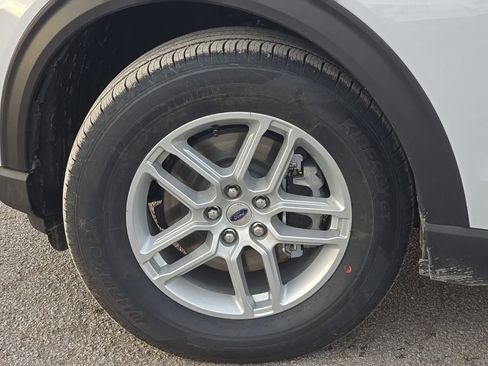 New 2026 Ford Explorer Active w/ Active Comfort Package RWD image 10