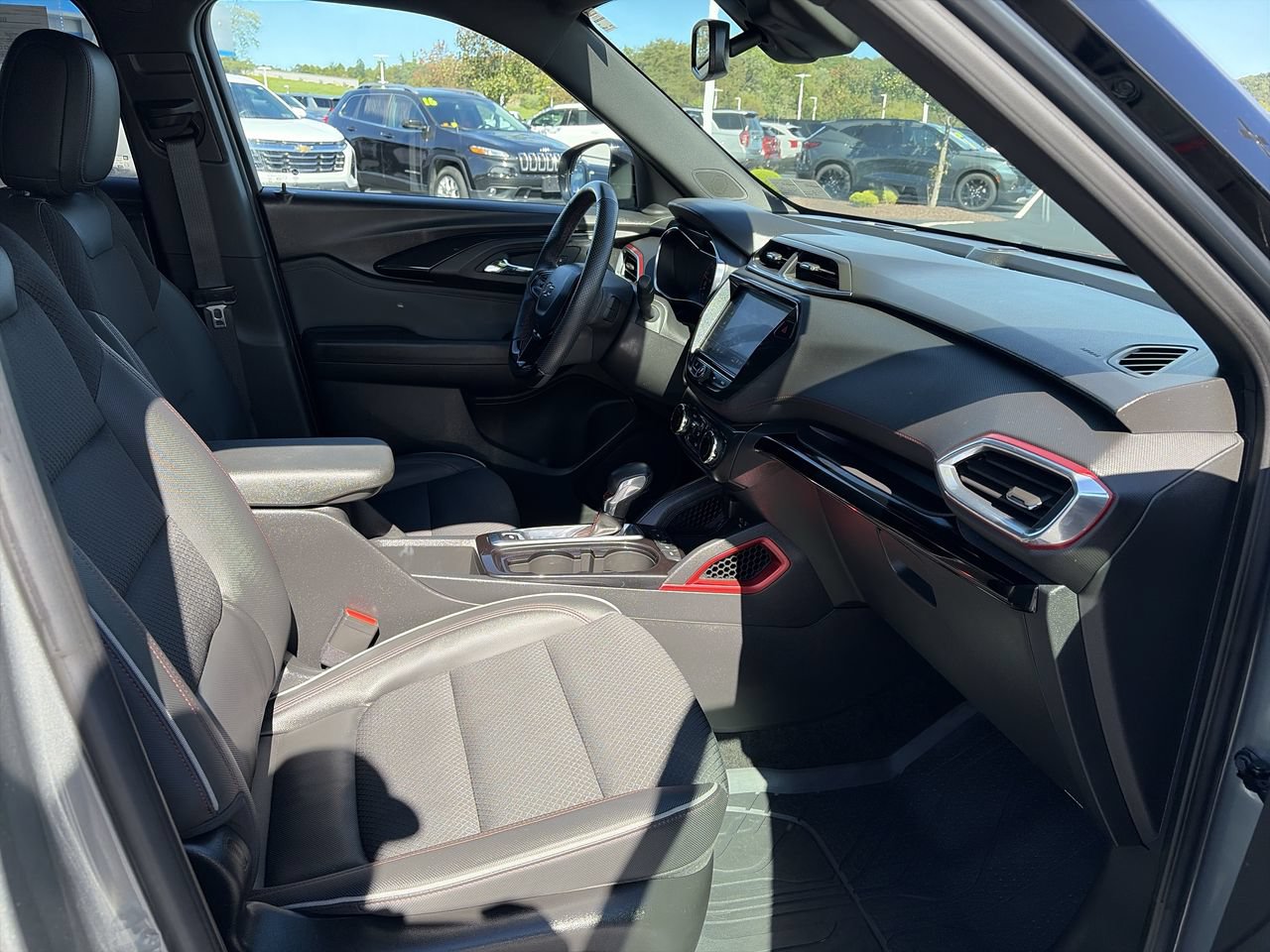 Used 2023 Chevrolet TrailBlazer RS w/ Convenience Package AWD/4WD image 13