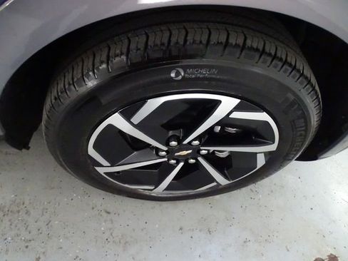 Used 2025 Chevrolet Equinox EV LT image 26