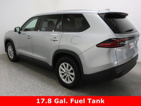 Certified 2025 Toyota Grand Highlander AWD image 9