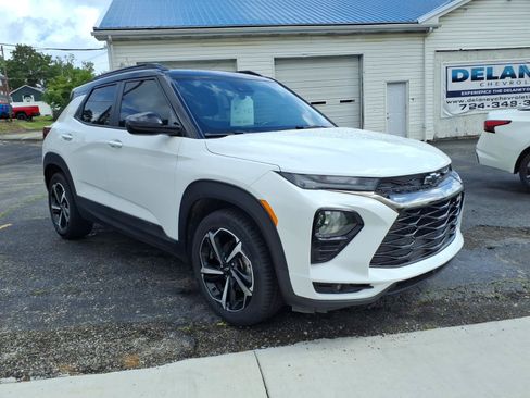 Used 2023 Chevrolet TrailBlazer RS w/ Convenience Package FWD image 1