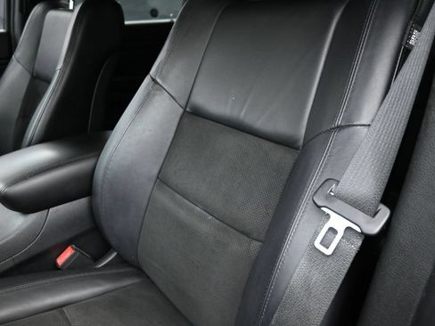 Used 2019 Jeep Grand Cherokee Altitude RWD image 18