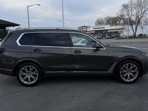 Used 2024 BMW X7 xDrive40i image 17