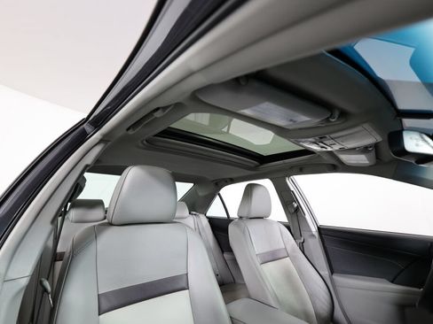 Used 2014 Toyota Camry XLE w/ Leather Package FWD image 37