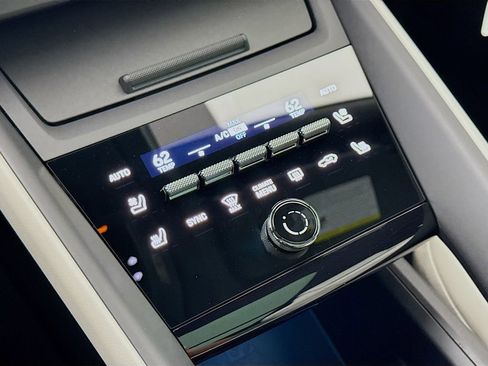 New 2026 Porsche Macan Electric image 24