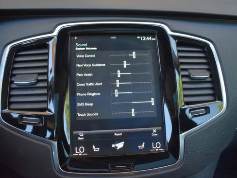 Used 2022 Volvo XC90 T6 Momentum w/ Advanced Package AWD/4WD image 18