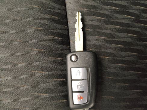 Used 2019 Nissan Rogue S AWD/4WD image 32