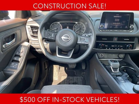 Used 2023 Nissan Rogue SV AWD/4WD image 12