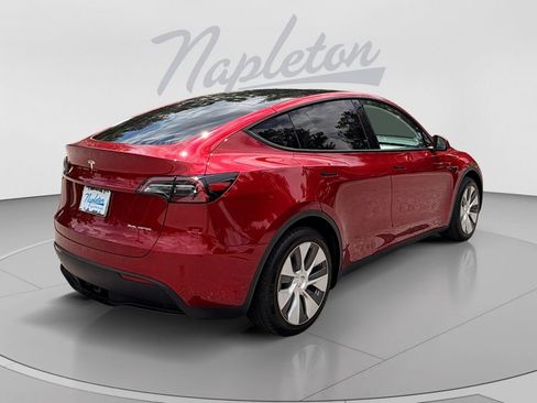 Used 2024 Tesla Model Y Long Range AWD/4WD image 6