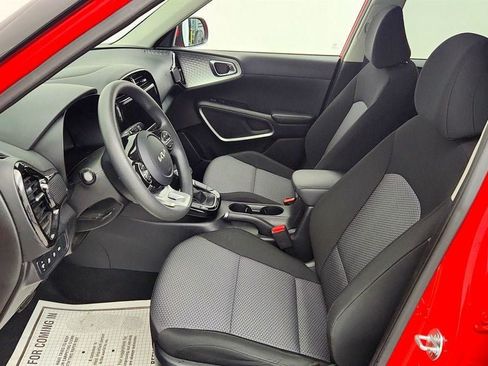 Used 2024 Kia Soul S FWD image 19
