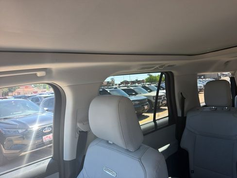 Used 2025 Ford Expedition Max Platinum AWD/4WD image 16