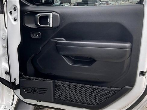 Used 2021 Jeep Gladiator Sport image 24