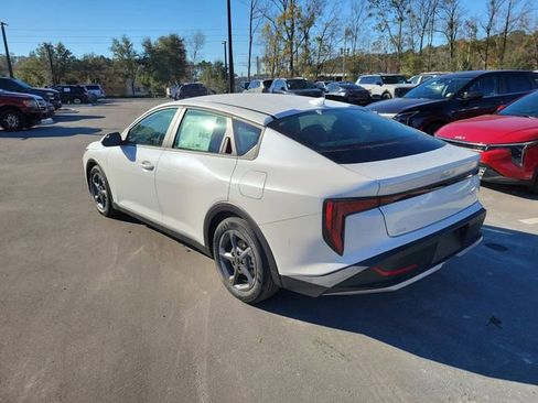 New 2026 Kia K4 FWD image 3