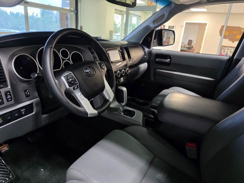 Used 2017 Toyota Sequoia Limited AWD/4WD image 16
