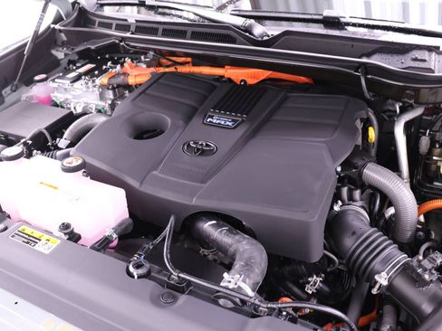 New 2026 Toyota Sequoia Platinum image 17