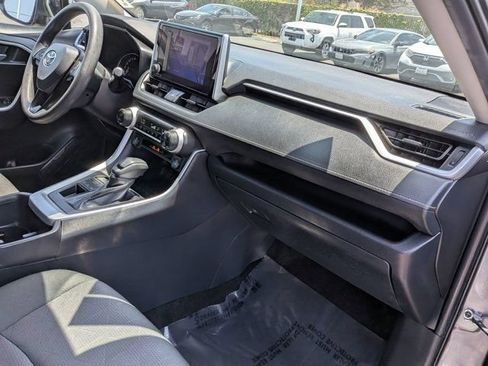 Used 2025 Toyota RAV4 XLE AWD/4WD image 6