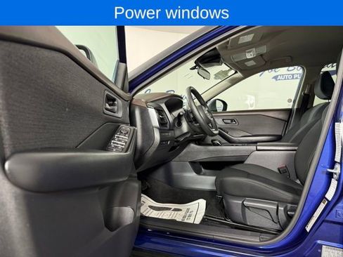 Used 2023 Nissan Rogue S image 9