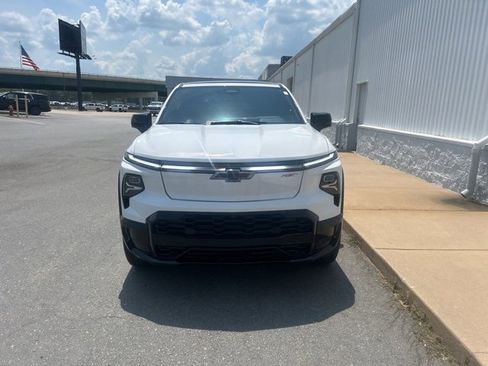 New 2024 Chevrolet Silverado EV RST image 2