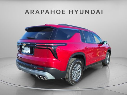 Used 2024 Chevrolet Traverse LT w/ Trailering Package image 6