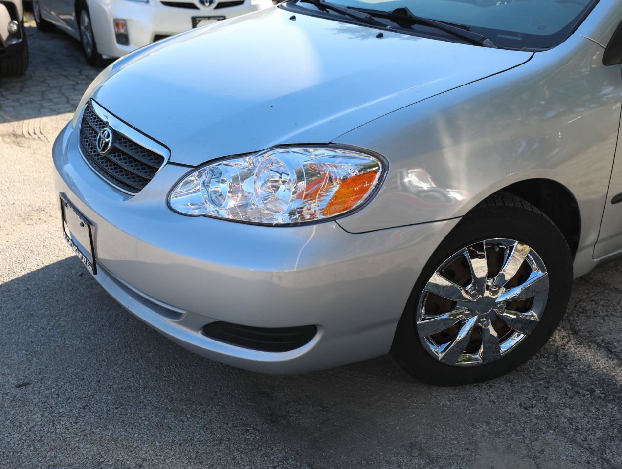 Used 2007 Toyota Corolla CE w/ Upgrade Pkg FWD image 2