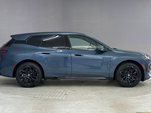 Used 2026 BMW iX xDrive60 w/ M Sport Package AWD/4WD image 7
