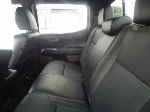 Used 2021 Toyota Tacoma Limited AWD/4WD image 13
