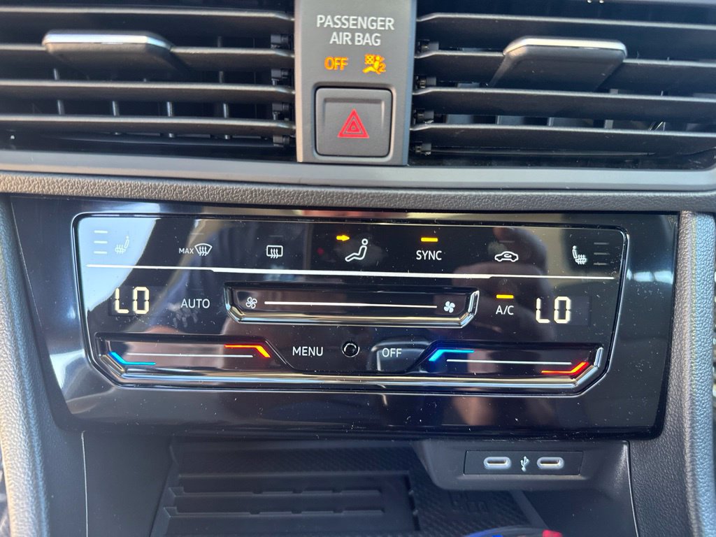 New 2027 Volkswagen Jetta SE FWD image 19