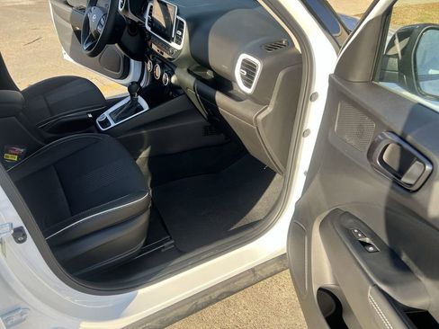 Used 2026 Hyundai Venue SEL image 22