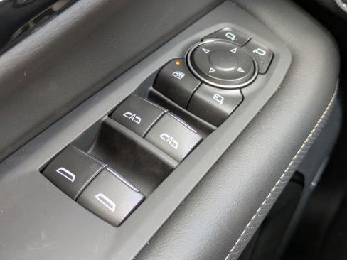 New 2025 Chevrolet Suburban Premier image 13