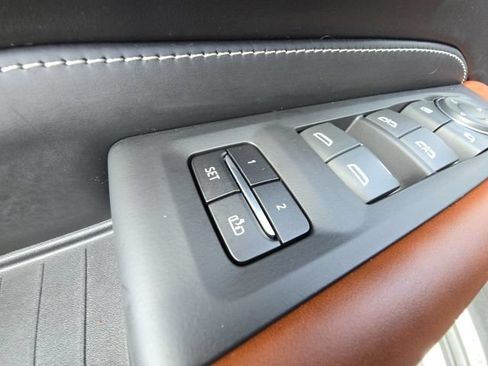 Used 2023 GMC Yukon Denali Ultimate AWD/4WD image 28