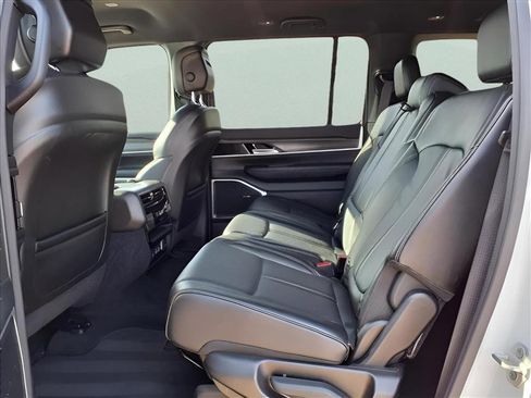 Used 2024 Jeep Wagoneer L Series II w/ Flexible Seating Group image 14