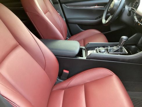 Used 2025 MAZDA MAZDA3 Carbon image 4