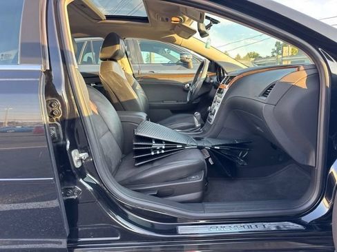 Used 2010 Chevrolet Malibu LT w/ HFV6 Engine Package FWD image 12