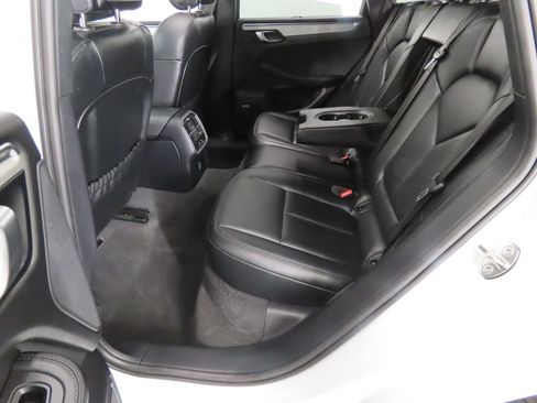 Certified 2026 Porsche Macan AWD/4WD image 45