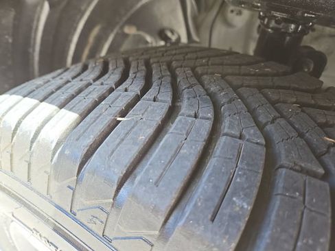 Used 2025 Honda Pilot EX-L image 10