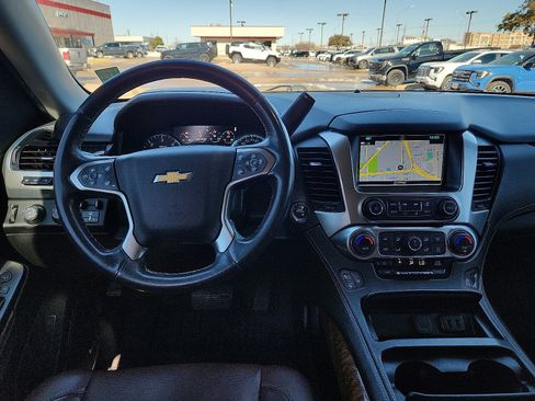 Used 2020 Chevrolet Suburban Premier w/ Premier Plus Edition image 13