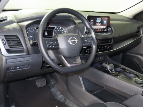 Certified 2025 Nissan Rogue S image 33