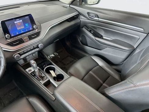 Used 2024 Nissan Altima 2.5 SR FWD image 11