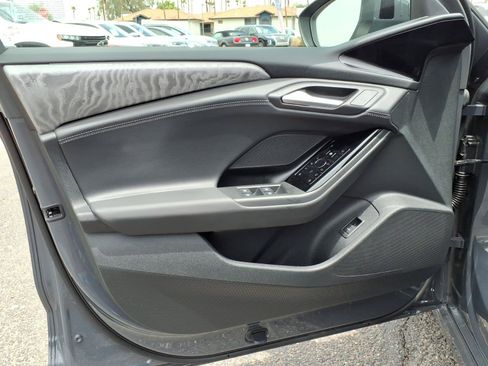 Used 2025 Audi A6 e-tron Premium w/ Ultra Package RWD image 18