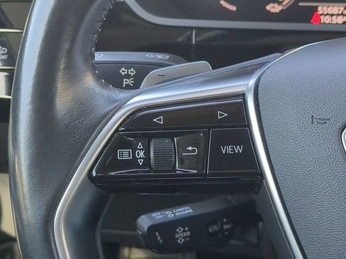 Used 2021 Audi e-tron Premium Plus w/ Premium Plus Package image 32