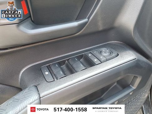 Used 2025 Toyota 4Runner SR5 AWD/4WD image 15