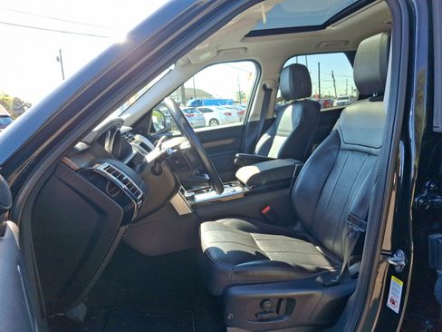 Used 2017 Land Rover Discovery HSE image 14