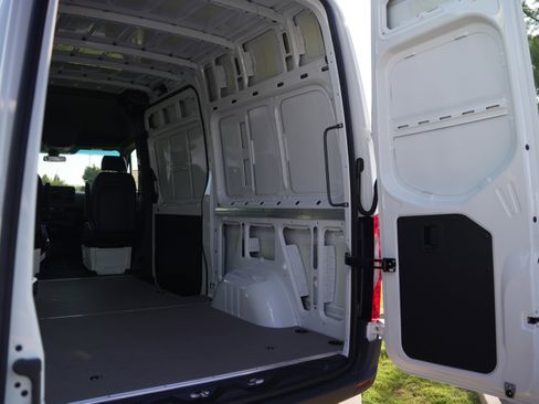 New 2025 Mercedes-Benz Sprinter 2500 image 18