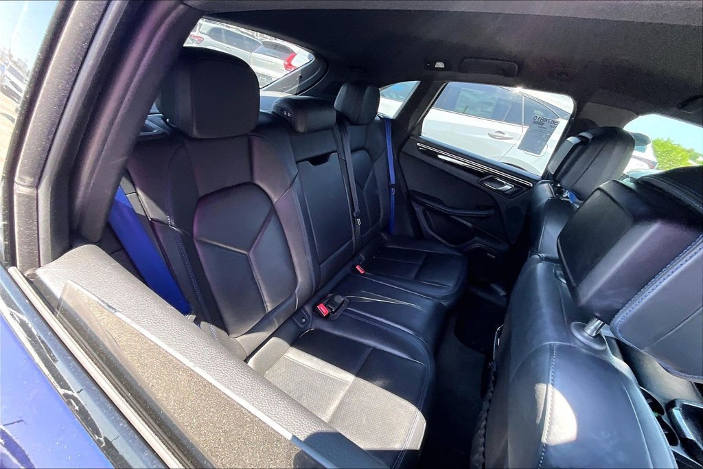 Used 2023 Porsche Macan Turbo AWD/4WD image 37