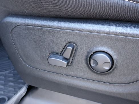 Used 2025 RAM 1500 Big Horn AWD/4WD image 10